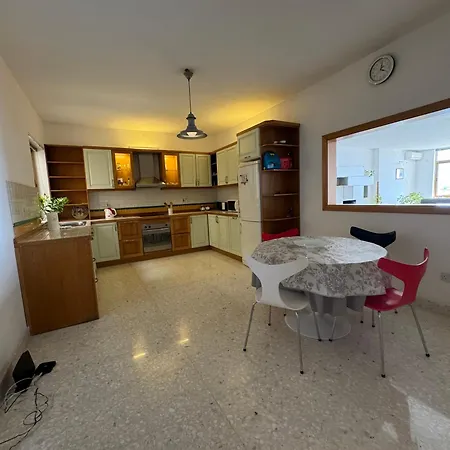 Апартаменты Sea View 2 Bedroom Слима